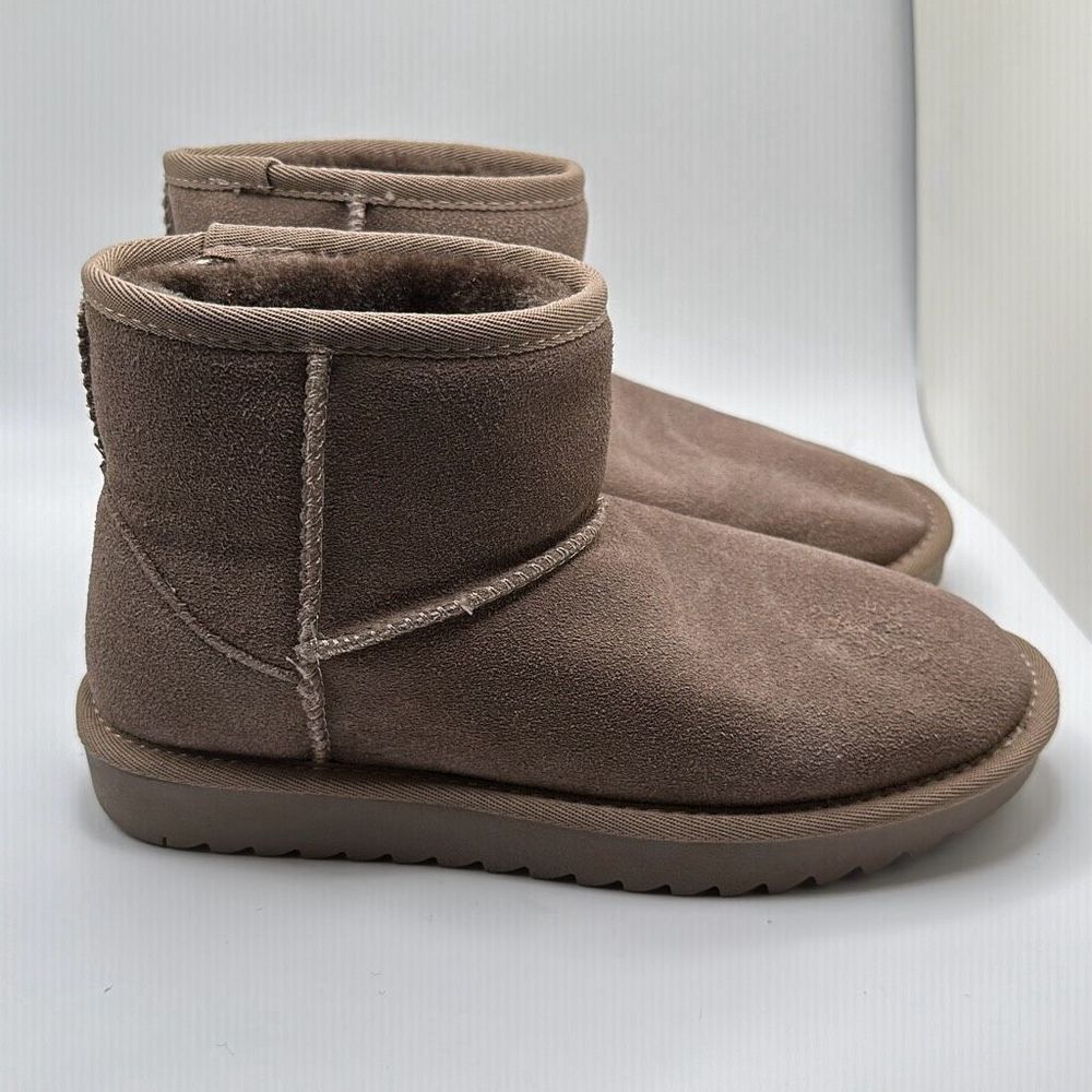 CUSHIONAIRE Women’s Cozy Boot 7 TAUPE